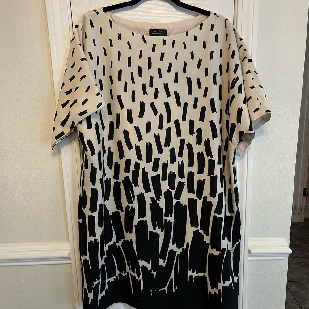 Multicolored short sleeve boxy tunic top
